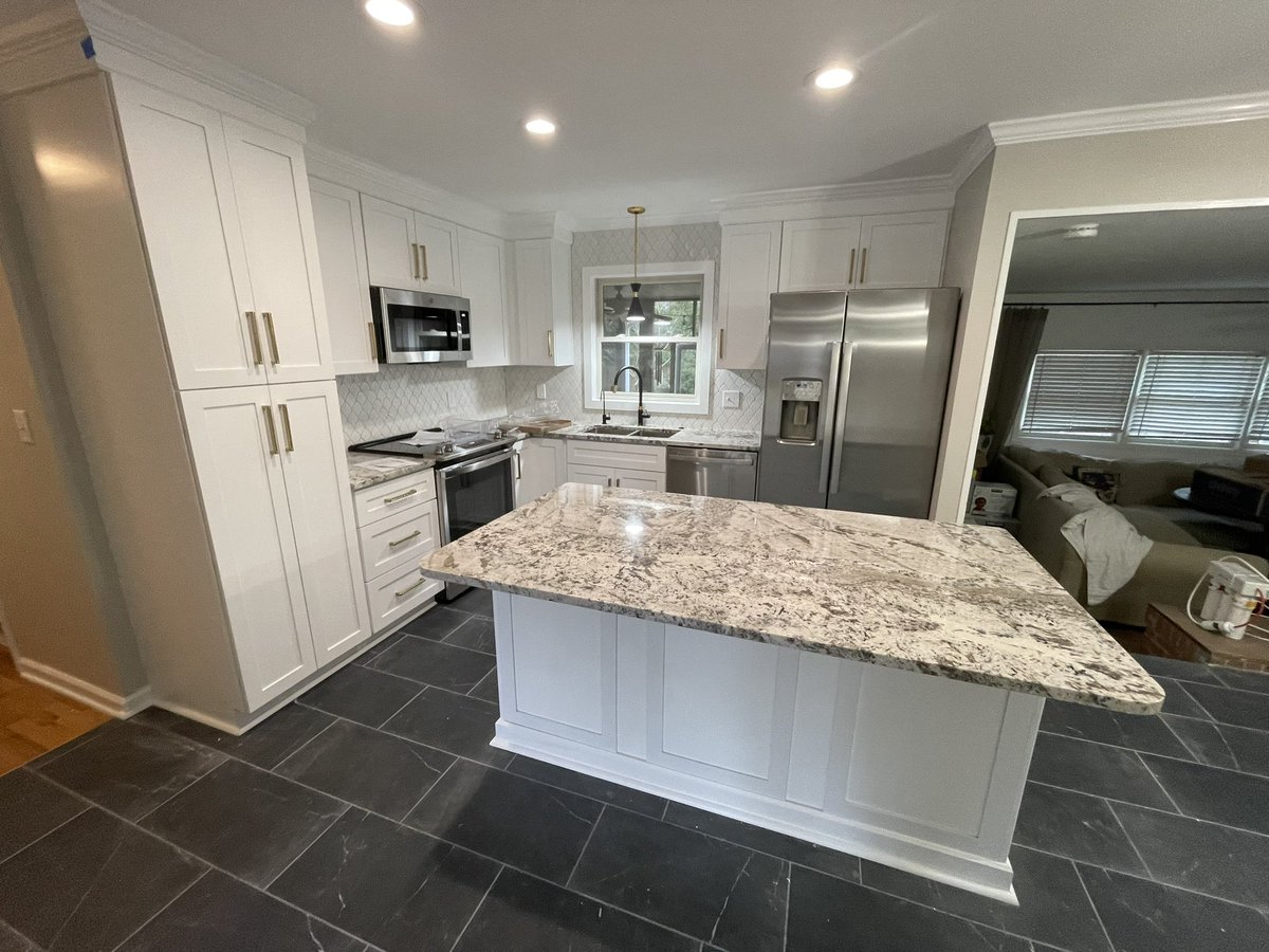 OnPointPMC's tweet image. Mitchell Job: newly renovated kitchen. 
#onpointpmc #contractor #homeimprovement