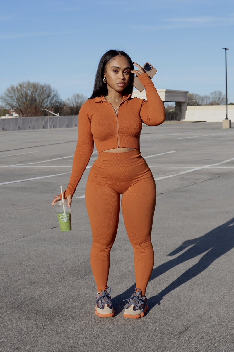 TytianiaS_'s tweet photo. You gotta see this shit in person, believe me🧡 https://t.co/88f35LYUhn