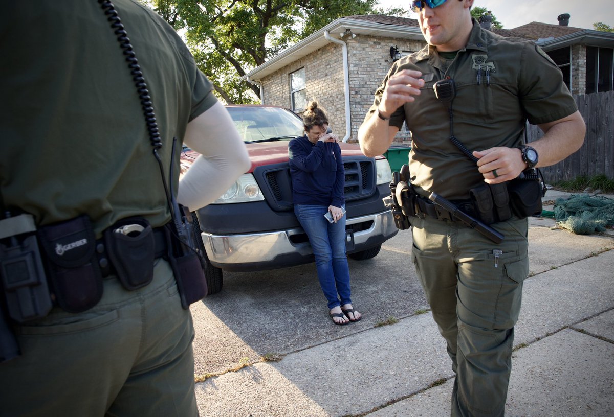 Myra Lacoste wipes away tears as she &amp; her husband are asked by La. wildlife agents to turn in their pet nutria, Neuty, who they rescued after finding it struggling to walk near their home in Metairie. Since then Neuty has become a well-known &amp; much-loved pet. 📸 Chris Granger