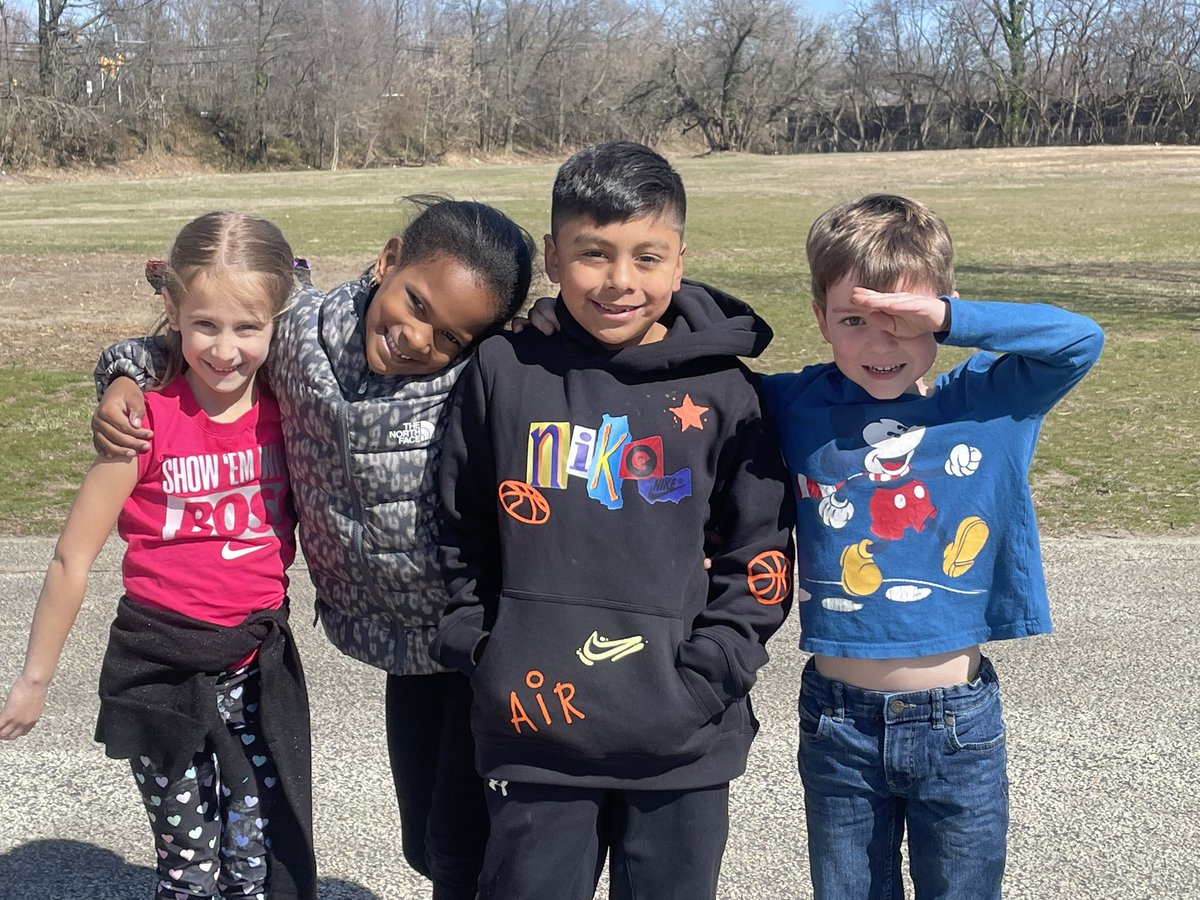 konsrockstars's tweet photo. First grade friends!❤️❤️❤️❤️@JJESOwls #findthekind https://t.co/dWcgfEnz0d