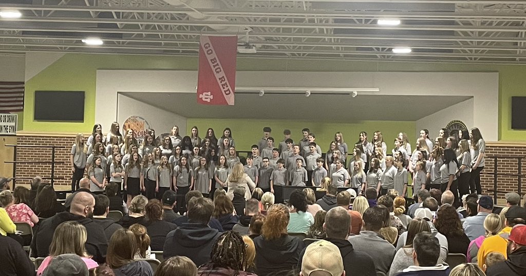 TSMSAD's tweet photo. Wonder evening for our @TroySouthMiddle 7th grade choir concert!!   #TroySouth #proud2br3 #TitanStrong #TitanPride #TitanChoir https://t.co/1QpeqXUtWD