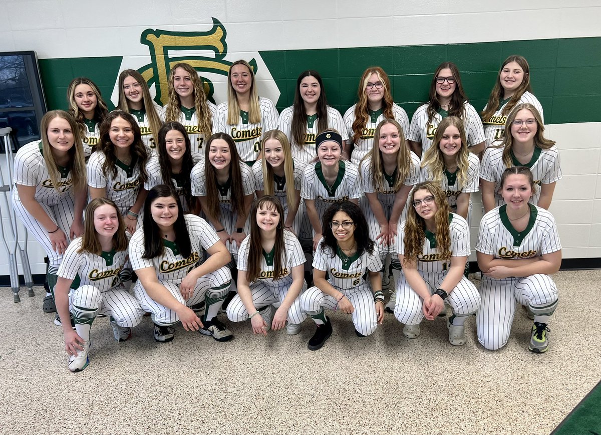 LadyComet_SBall's tweet photo. Sported the new uni’s for picture day today. 🥶 
•
•
Swipe to see the cutest senior photo that ever existed 🥹

@macycoan @allison_del00 @casskeene23 @downing_addy13 @marly_coan @maggiej51774278 @aubreep24 @katie_4239 @emilliasandrews https://t.co/mPOrBQTD2m