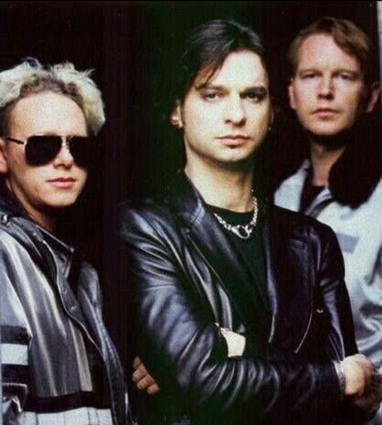 h0rr0r_m0de's tweet photo. Insta won't let me log in again, so here.
•
•
•
#depechemode #dm #davegahan #andyfletcher #martingore #newwave #postpunk #alternative #goth #synth #synthpop #electronicmusic #gothrock #darkwave #ultra #depechemodeultra #ultradepechemode #90s #grunge #ultradave https://t.co/pOdHvknVCf