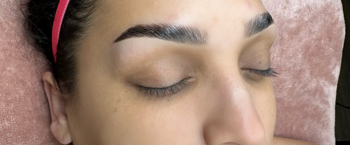brow transformation by Me. Follow @luxebrowsesthetics on IG 📸