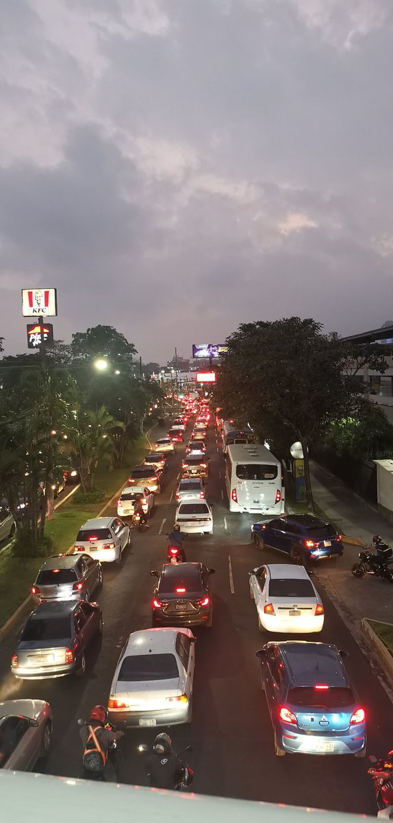 MejiaMagdiel's tweet photo. @eltraficosv_ metro Centro https://t.co/0kC6vnVNvL
