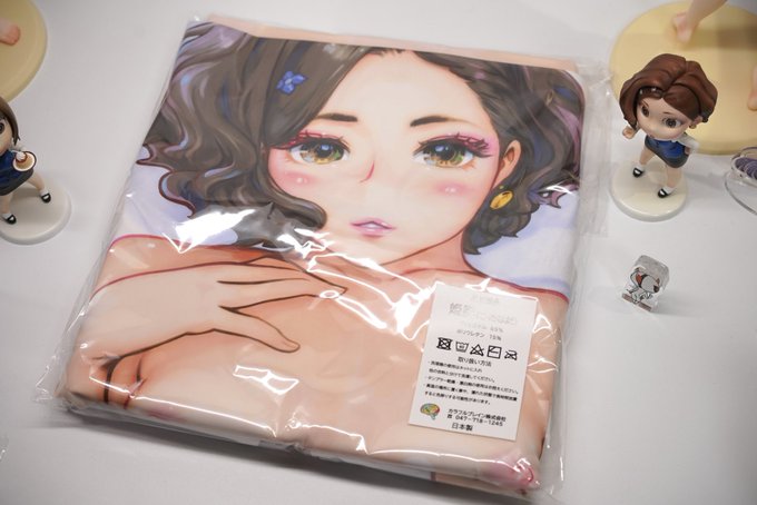 新型見栄子抱き枕カバー&amp;初代見栄子抱き枕カバーも出動❤️
その他、真悠さん抱き枕カバーも販売中ですのでBOOTHチェックしてみてくださいネ。 