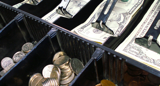 TorahOrg's tweet image. Rav Moshe Soloveitchik was a businessman. He was in the lumber business and he was very successful. His fortune turned and he lost all of his money. It was such a shocking thing that this wealthy patron of so many charitable causes lost all his money...

torah.org/torah-portion/…