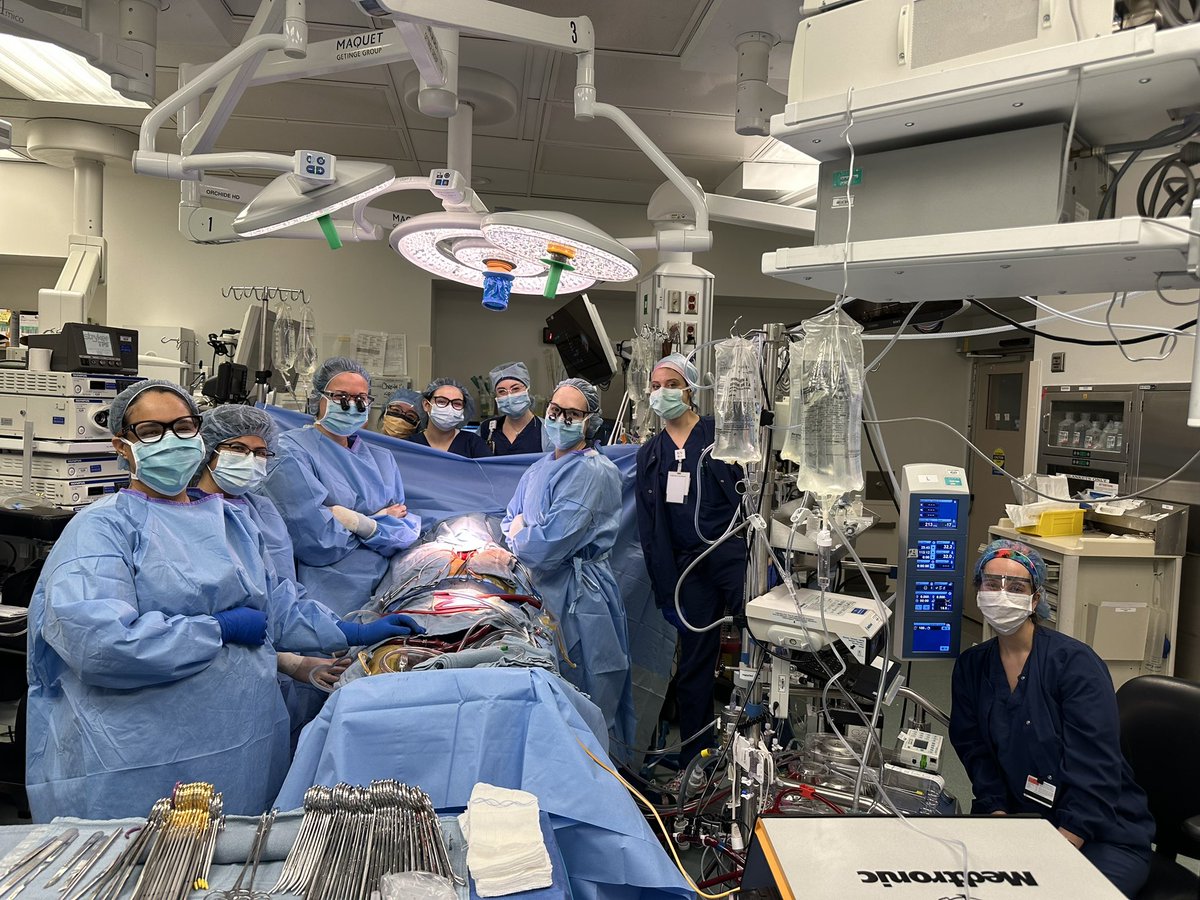igor_igorgosev's tweet photo. Ladies night at @urmc. Fifth heart in 10 days, all female crew. @UCSF and @FiedlerAmy https://t.co/SIEcgEokdx