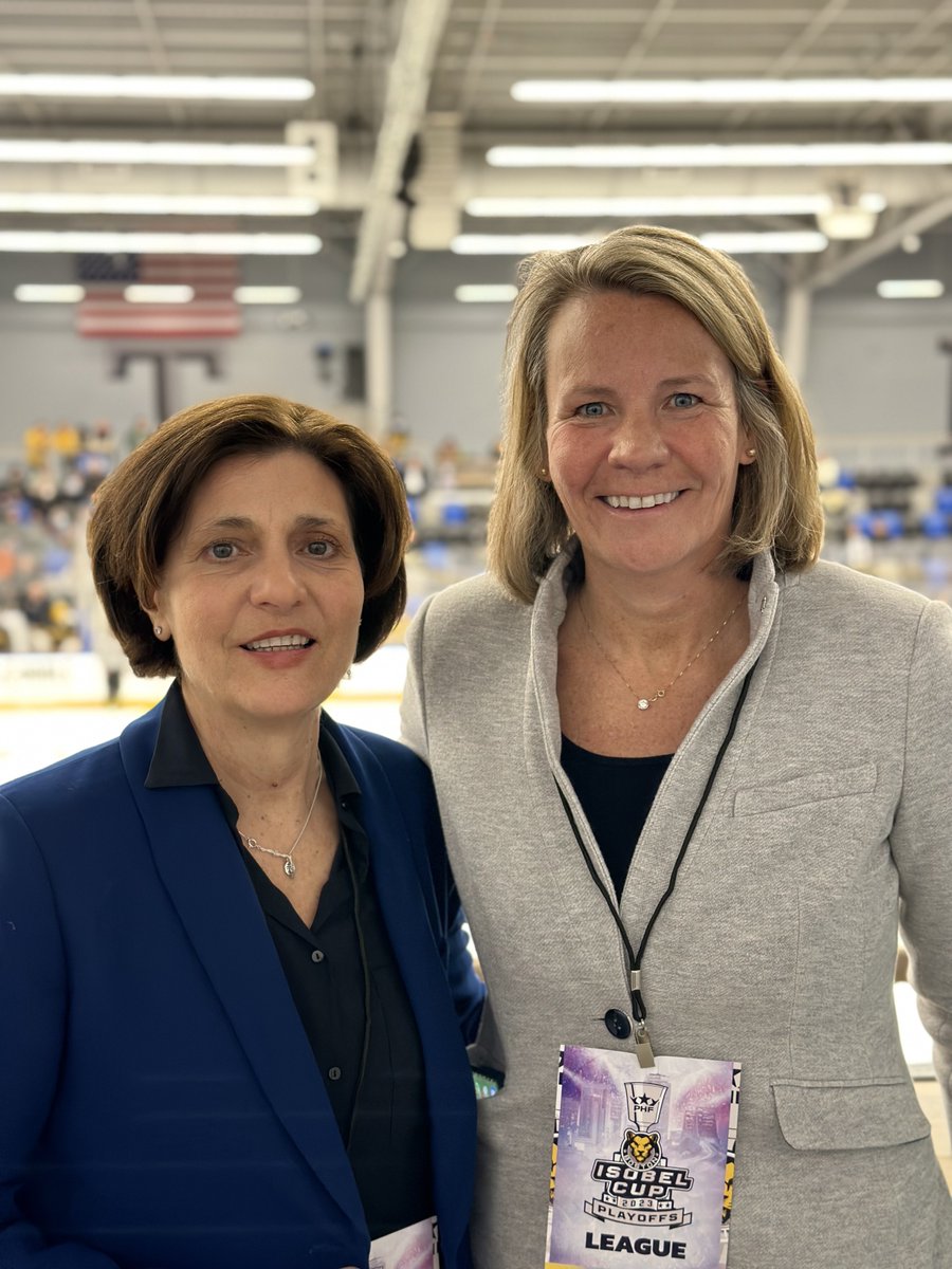 digitmurphy's tweet photo. @Riveters Team President with @PHF Commissioner @reagan_carey #phf #riveters #rivsrising #espn #msgnetwork #msg #fox5nysports #fox5ny #wpix11 https://t.co/54vwmMAdvr