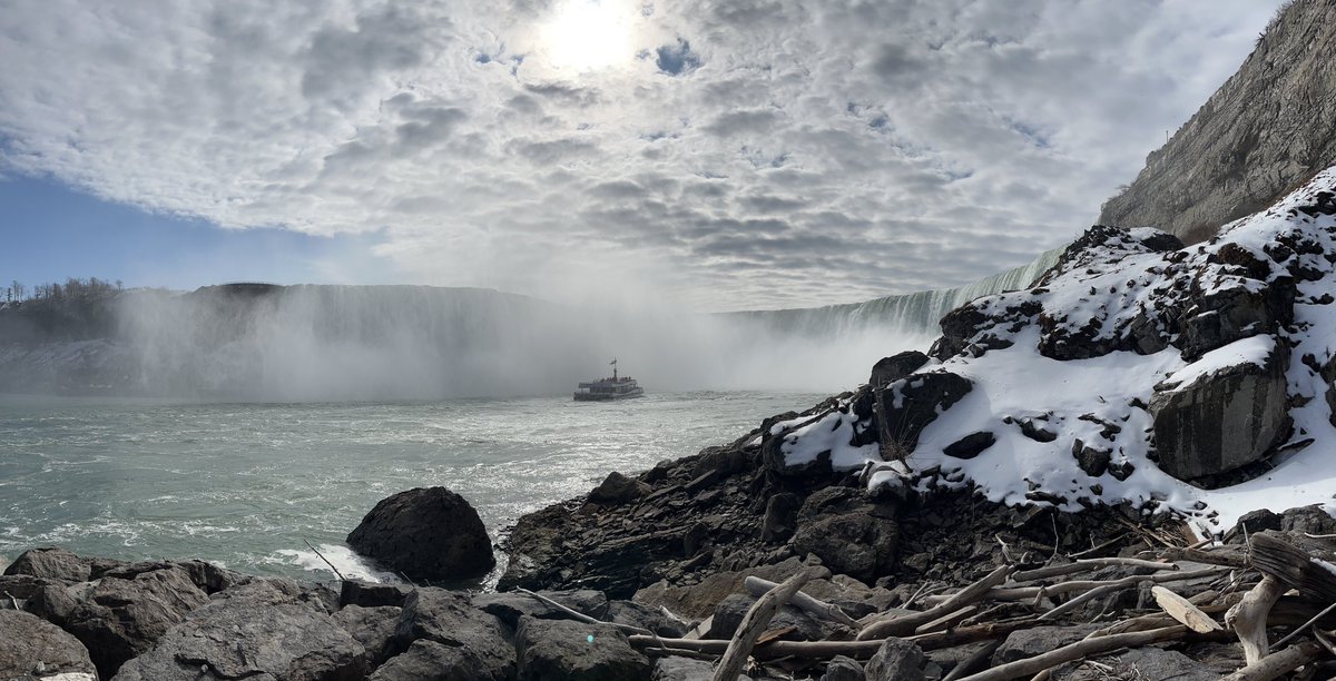 munrogeography's tweet photo. Today marked the earliest date ever that boats have run at Niagara. Still canโt bring myself to call it Hornblower Cruises. #MaidoftheMist #NiagaraFalls #weirdwinter https://t.co/Kk1FegTaFn