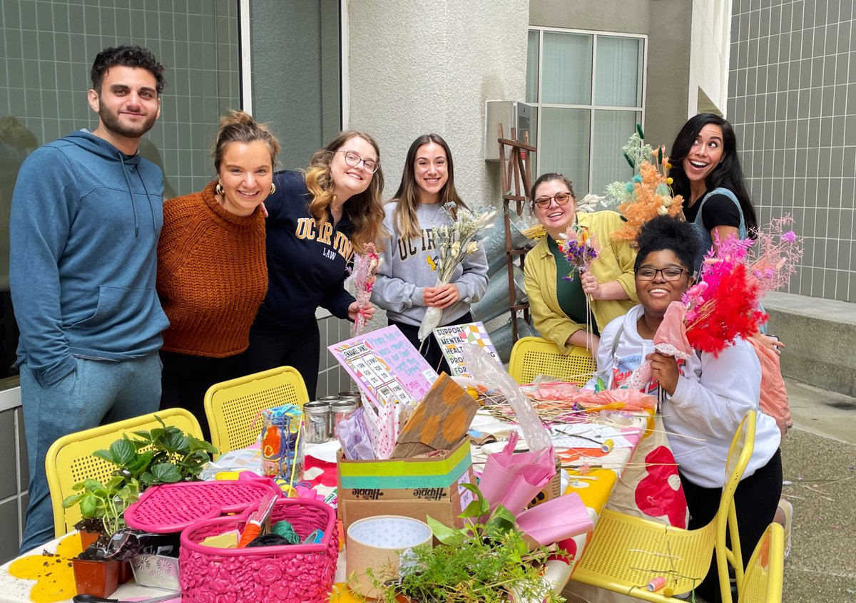 AustenParrish's tweet image. Nothing better than @UCILaw’s Courtyard at lunch. Student leaders in the Mental Health in Law Society were brightening the campus with their Plant Swap &amp;amp; Floral Fun event. A great break in a busy day!  #soUCI #MHLS