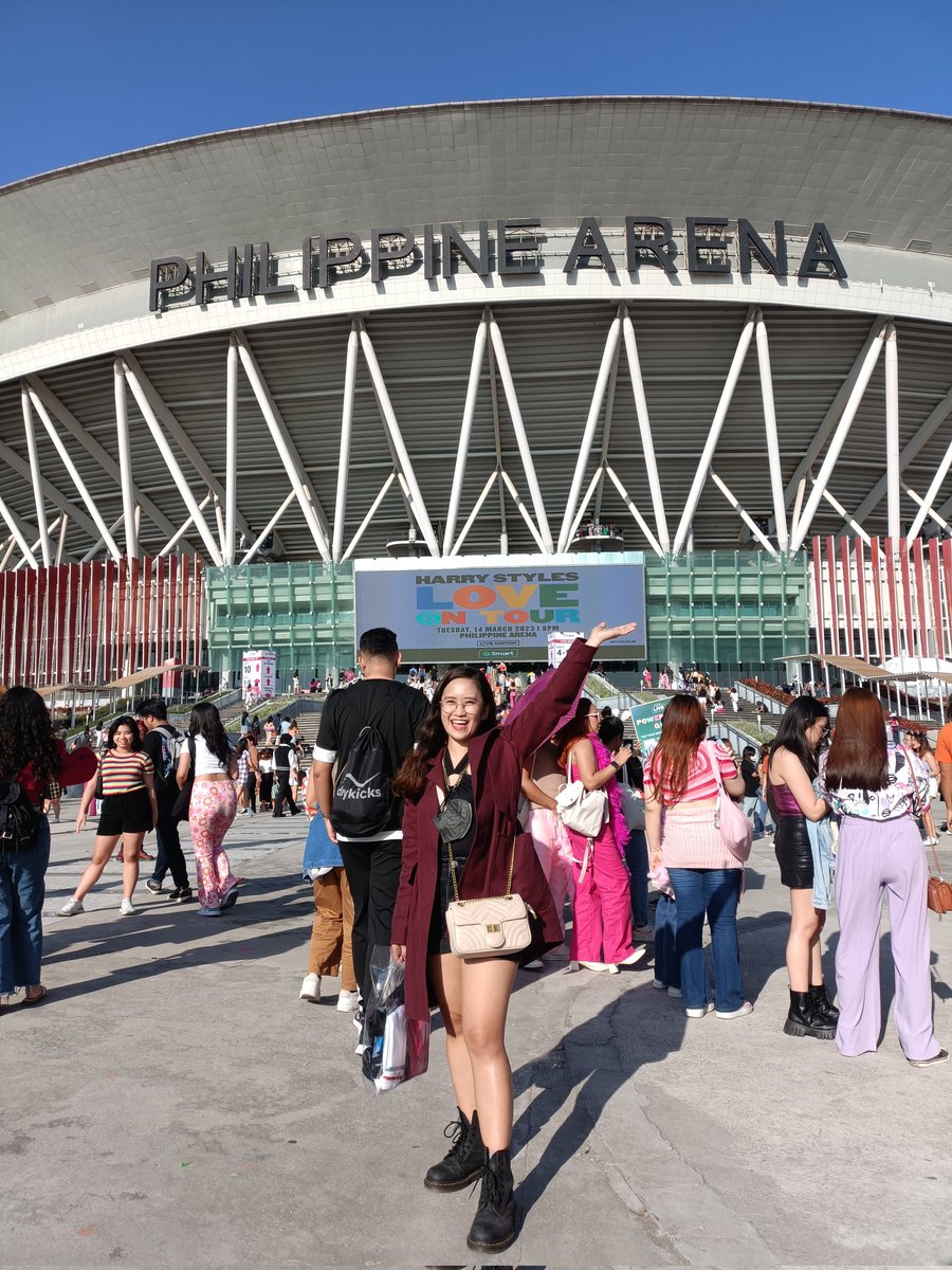 Aianpat's tweet photo. Home is where Harry's House is. β¨π
@Harry_Styles #LoveOnTourPH ππ΅π
03.14.23
#HarryStylesinPH
#HSLOTPH
#HSLOT2023 https://t.co/B9jj7jM9kC