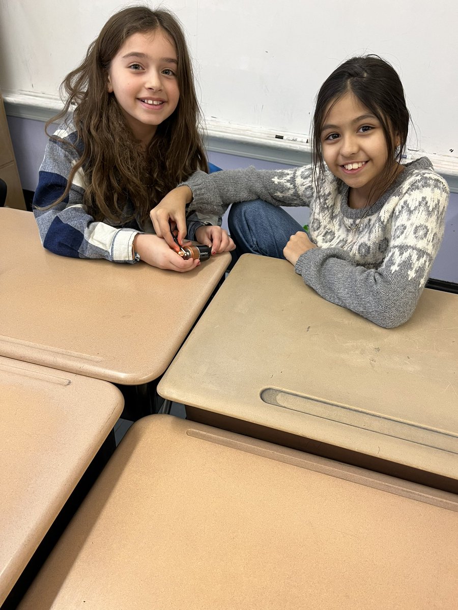 rothmancamp's tweet photo. Making the light bulb light!!@rothmancamp @CampAvePride https://t.co/3zNH42euLN