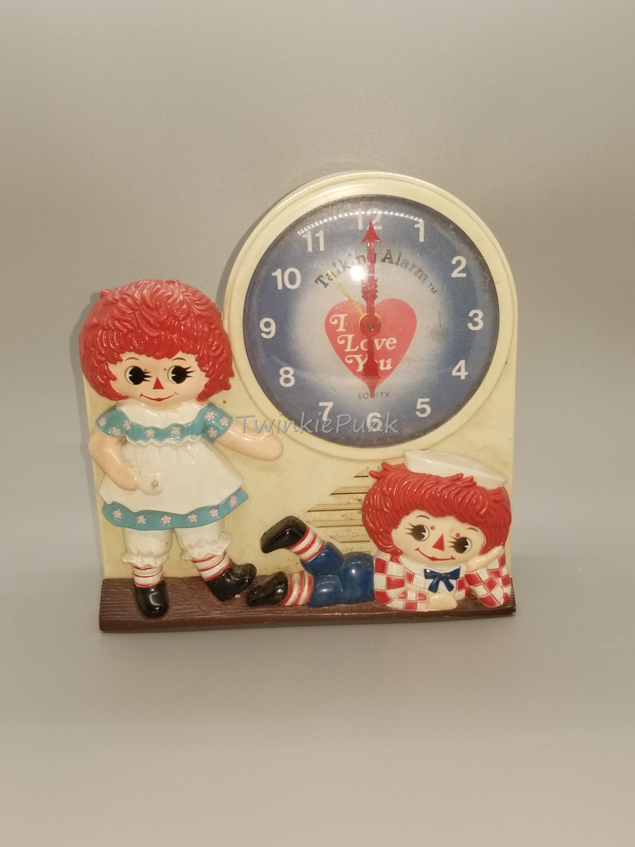 This is what woke me up in the morning.  I'm old.

#RaggedyAnn #RaggedyAndy #AlarmClock
