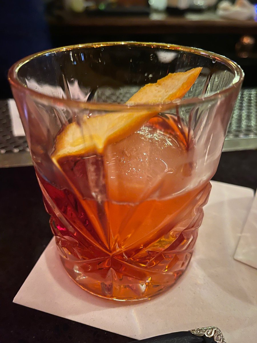 NickConti_NYC's tweet photo. Mezcal old fashion 👏 (at @DrunkenMunkeyNy in New York, NY) https://t.co/tjCQTVPpIU https://t.co/1RmfTfI1J3