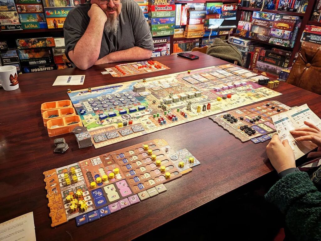 TabletopBellhop's tweet photo. Trying to figure out Weather Machine.

#WeatherMachine #WeatherMachineGame #Kickstarter #WeatherMachineDeluxe #eaglegryphongames #eaglegryphon #FirstPlay #NewToUs #Boardgame https://t.co/OFFqKi27Ui https://t.co/8lsvZwaihr