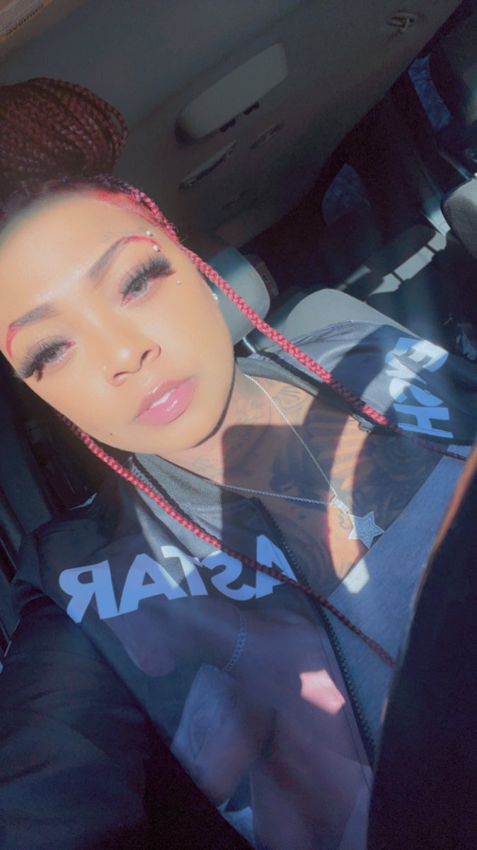 StarKeyshiia's tweet photo. Do you miss me yet been locked out for a min 💋💋💋💋 https://t.co/eKOUPGuZDg