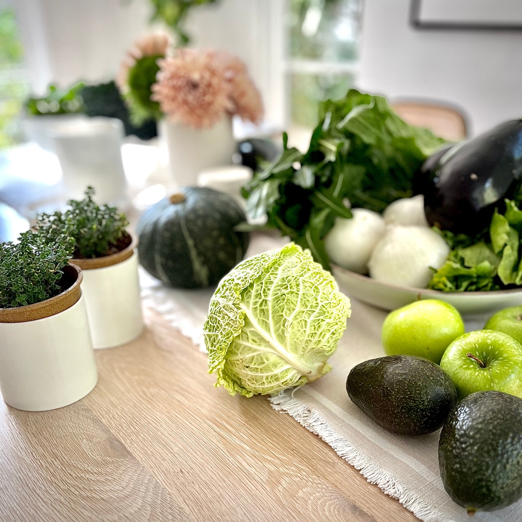 Quick: it's St. Patty's tomorrow 
Pull out everything green in your kitchen to create a 'landing spot' for the leprechauns.
If you're lucky, they might show up and drop some chocolaty treasure
Next up: our leprechaun lure recipe

#Blisshaus - Pretty #pantrywithapurpose