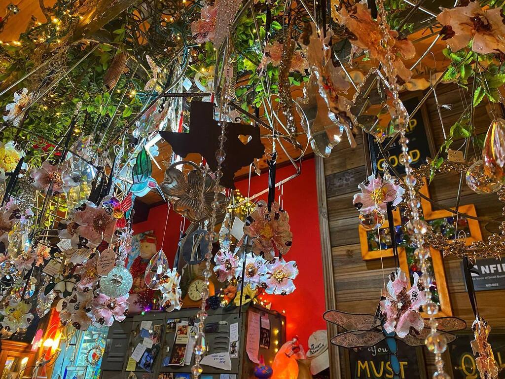 We can’t get enough of the ornament display at @wellscreekcrossing in @oldtownpalestinetx 
#palestinetx #dogwood #shop #spring #thatsdarling #mainstreet instagr.am/p/Cp3nyh9O4wn/