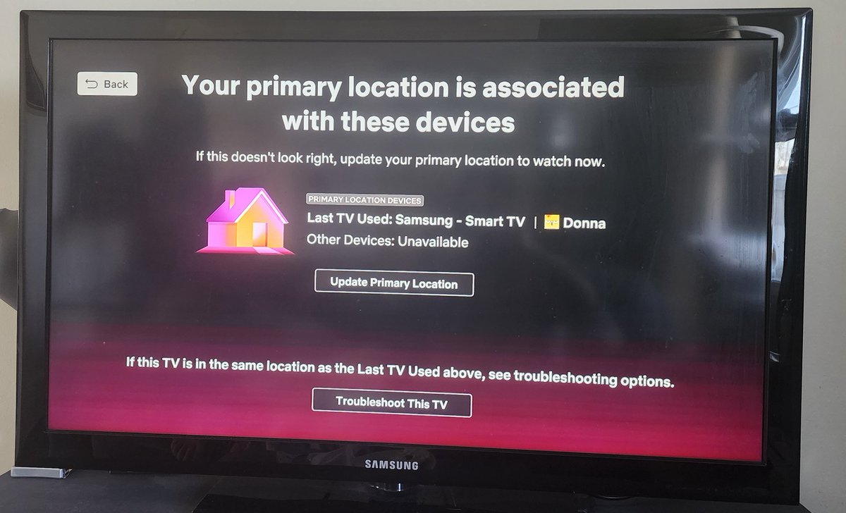 DanielElements's tweet photo. Get ready America @netflix, because @Netflix_CA just finished rolling out their account sharing ban, if you have 2 families in seperate homes yull need to buy 2 seperate accounts. #Netflix #cancelnetflix #netflixaccount #Canada #UnitedStates #accountban https://t.co/yYnUfheFdg