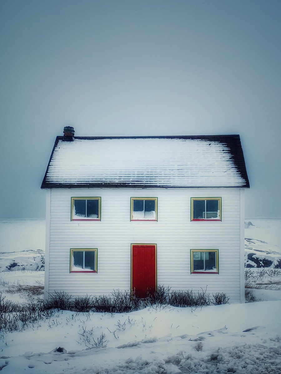 GrayMarker99's tweet photo. Most Photographed House in Elliston, NL. This is a lonely area during the winter months. Things drastically change from late May to early September when thousands of tourists visit the puffin colony which is right next door to this house. Good night!
#Newfoundland #photography https://t.co/ZXjaeQLsKh