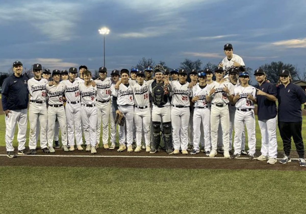 Big Congratulations to our JV Farragut Admirals! ⚾️⚓️
TURF WARS TOURNAMENT CHAMPIONS 🥇 
Final Score Tonight:  FARRAGUT 14  HVA 2
JV Ads now 4-0
__
Winning Pitcher: BRAYDEN ALEXANDER 
CONNELL DRIVER 3 RBIs
NASH SPURGEON 2 for 3, 2 RBIs
SAM BOBICH RBI Double 
AIDEN FLAGG 1 IP, 0 R