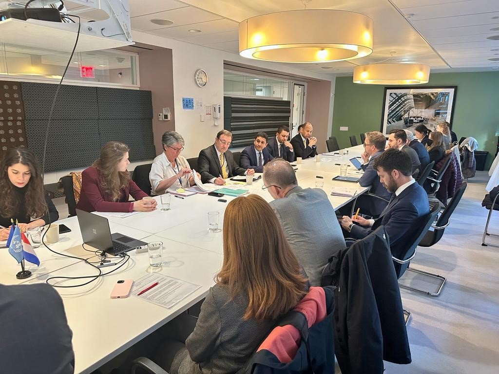 Achim Steiner (@asteiner) on Twitter photo Mtg w MS to discuss the #FSOSafer Salvage Operation at 🇳🇱<a href="/NLatUN/">Broken link hijacking POC</a>. As part of <a href="/UN/">United Nations</a>-coordinated response, a vessel is secured to remove one million+ barrels of oil. Together w/ RC for Yemen, I briefed partners on progress & urgency to bridge funding gap 2 proceed w #StopRedSeaSpill. Mtg w MS to discuss the #FSOSafer Salvage Operation at 🇳🇱<a href="/NLatUN/">Broken link hijacking POC</a>. As part of <a href="/UN/">United Nations</a>-coordinated response, a vessel is secured to remove one million+ barrels of oil. Together w/ RC for Yemen, I briefed partners on progress & urgency to bridge funding gap 2 proceed w #StopRedSeaSpill.