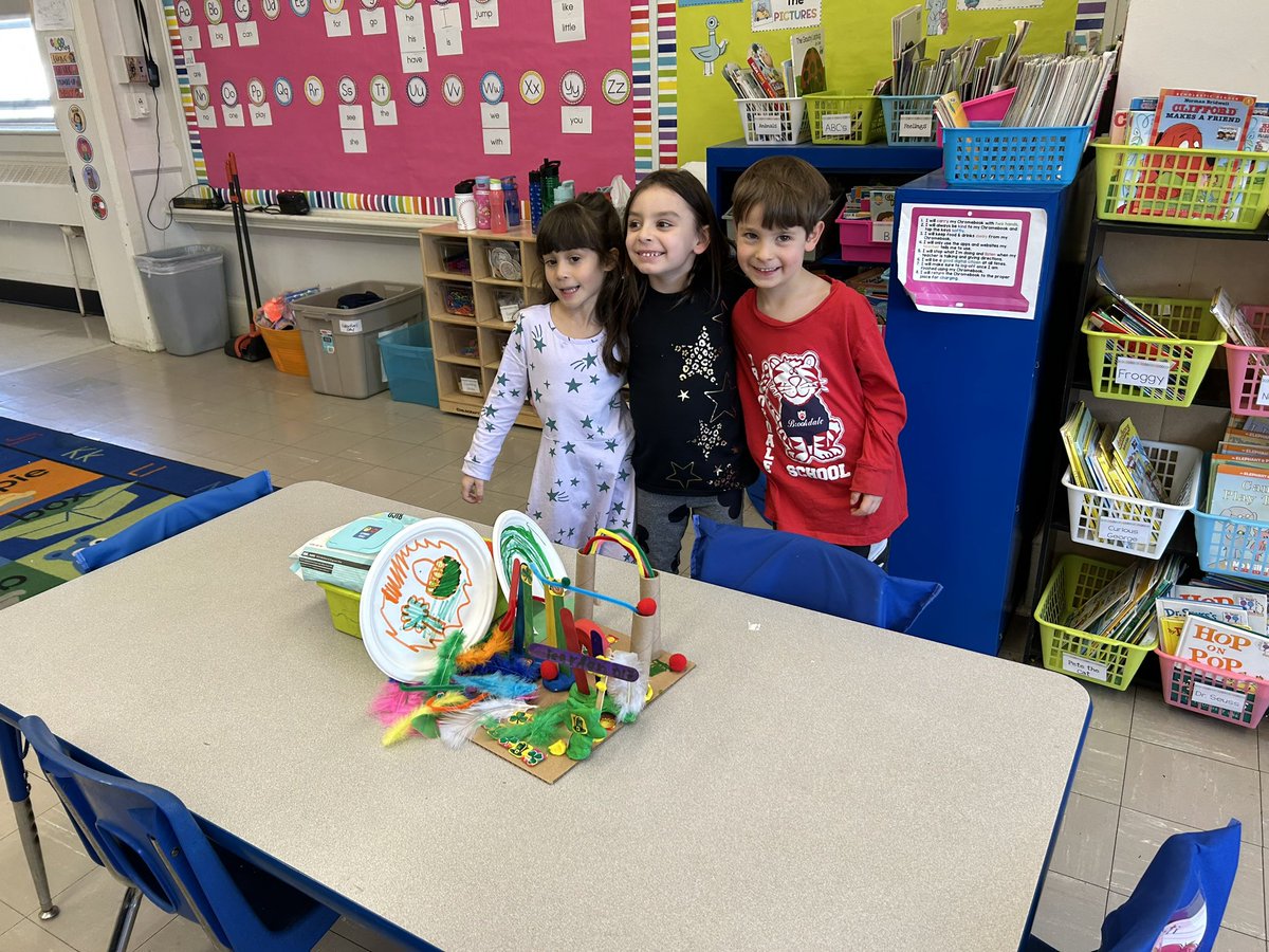 MrsFerrari2's tweet photo. Leprechaun traps are set! 🍀 https://t.co/bnCsihDfYA