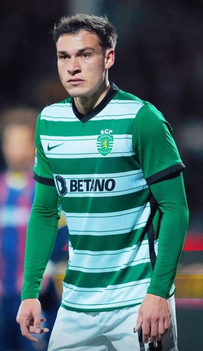 há jogadores que desaparecem em jogos grandes mas o Ugarte adora aparecer.
foi um jogão absurdo, e certamente está mais perto de sair, mas jogadores assim não ficam cá muito tempo
mas é aproveitar enquanto podemos 💚🦁