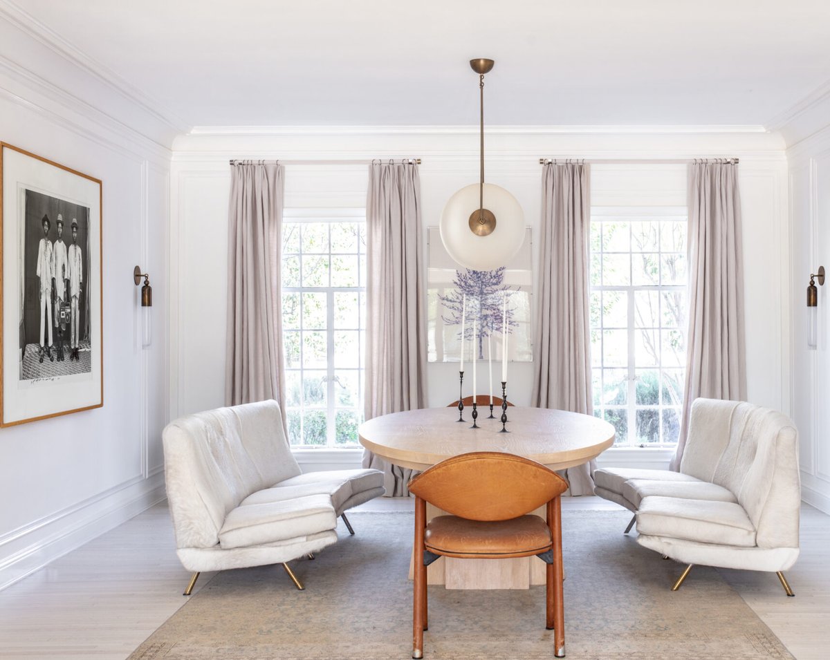 _StudioDesigner's tweet image. Studio Designer client Brigette Romanek is an acclaimed AD100 designer who designs some of the most impressive interiors in her home base of Los Angeles. We love the luxurious seating around this dining table and the fun shapes in this tabletop vignette.  linktr.ee/_studiodesigner