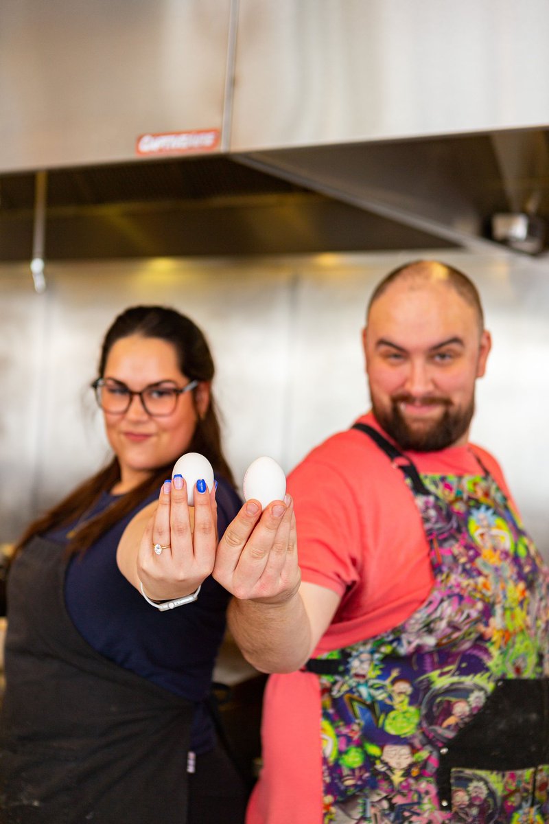 We’re looking for fun &amp; energetic people to join our Back of House team! If you think you'd make a great fit, email your resumes to Kellie at kellietaylor@brokinyolk.ca to apply for our Signal Hill location and/or Bud at budafonso@brokinyolk.ca to apply for our Mahogany location.