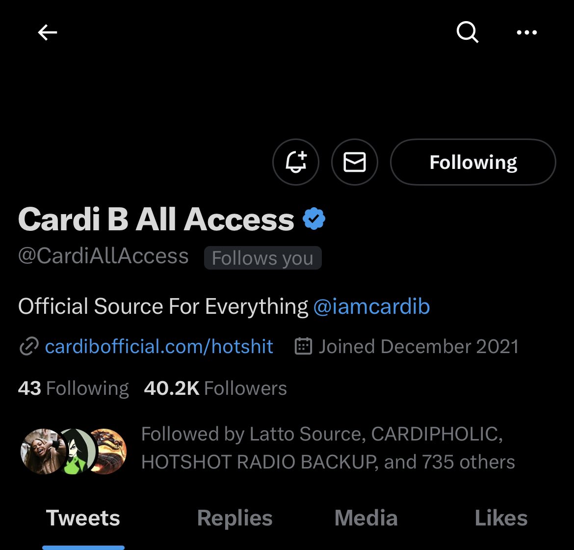 BardiUpdatess's tweet photo. Cardi B’s official Twitter page @CardiAllAccess has now deleted all tweets and blacked out their profile picture and header. 😳 https://t.co/ixlVH7QuFa
