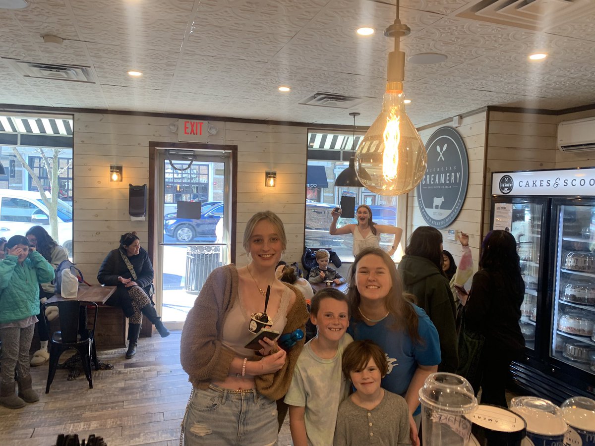 HHRSGuidance's tweet photo. Great day at Nicholas Creamery! @HenryHudsonReg https://t.co/lmbO9V2oXF