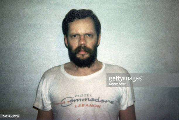 #OTD 1985: American journalist and @AP bureau chief #TerryAnderson was kidnapped by Hezbollah militants in #Beirut. He was held captive for nearly seven years. #MiddleEastHistory