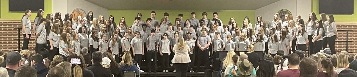 TSMSAD's tweet photo. What a way to end the evening!!  Congratulations @TroySouthMiddle 8th grade choir on an amazing concert!!   #TroySouth #proud2br3 #TitanStrong #TitanPride #TitanChoir https://t.co/dPBL21FXRc