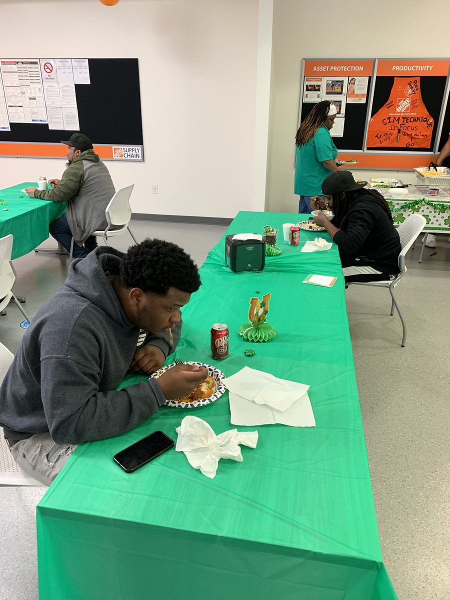 Dora Blow tweet media