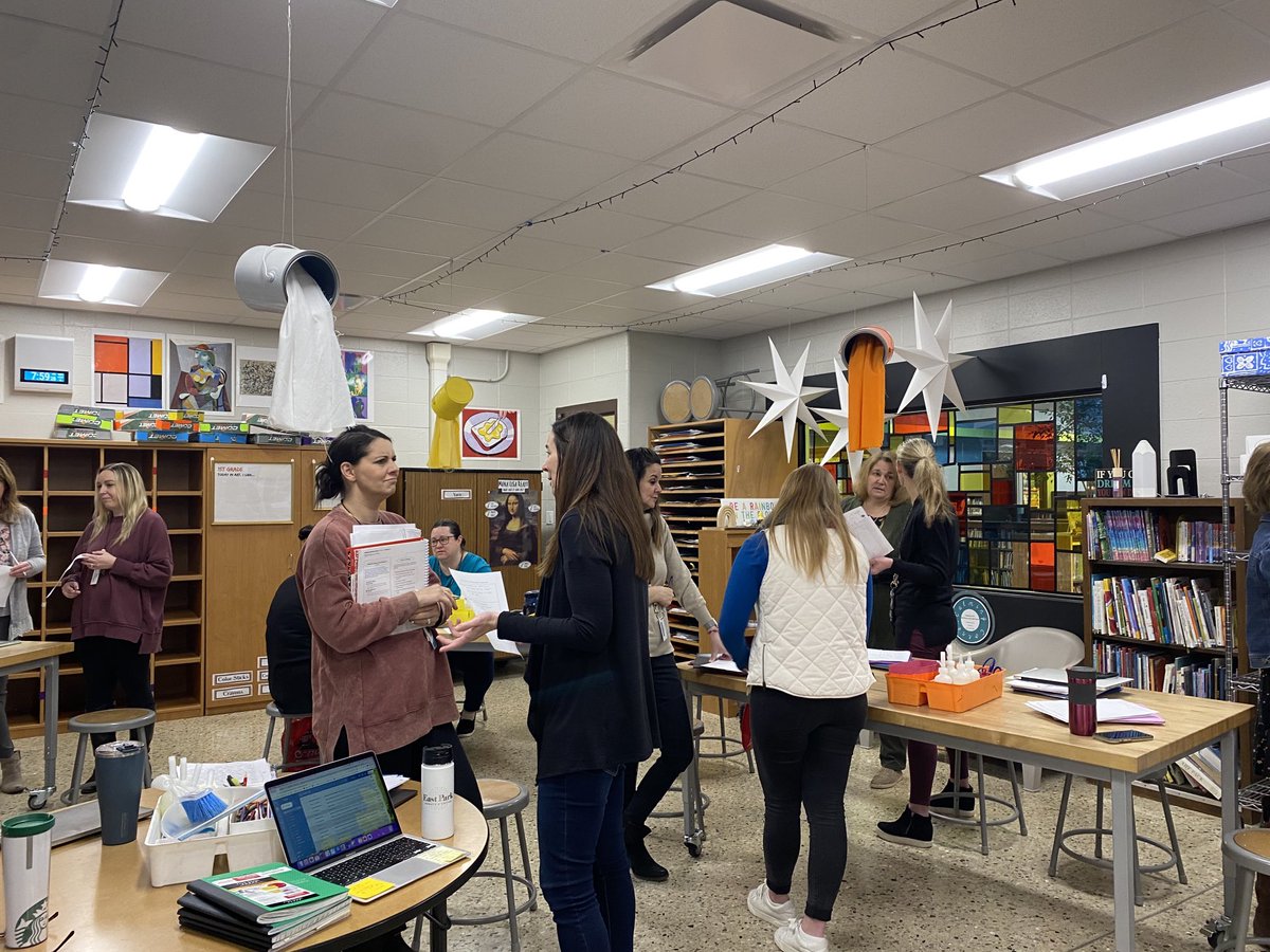 mmoore4646's tweet photo. Collaborating around Writing Scaffolds to support ALL of our learners! #giveonegetone #sdwwrite @RoseGlenEagles https://t.co/jWWrxP9kZw