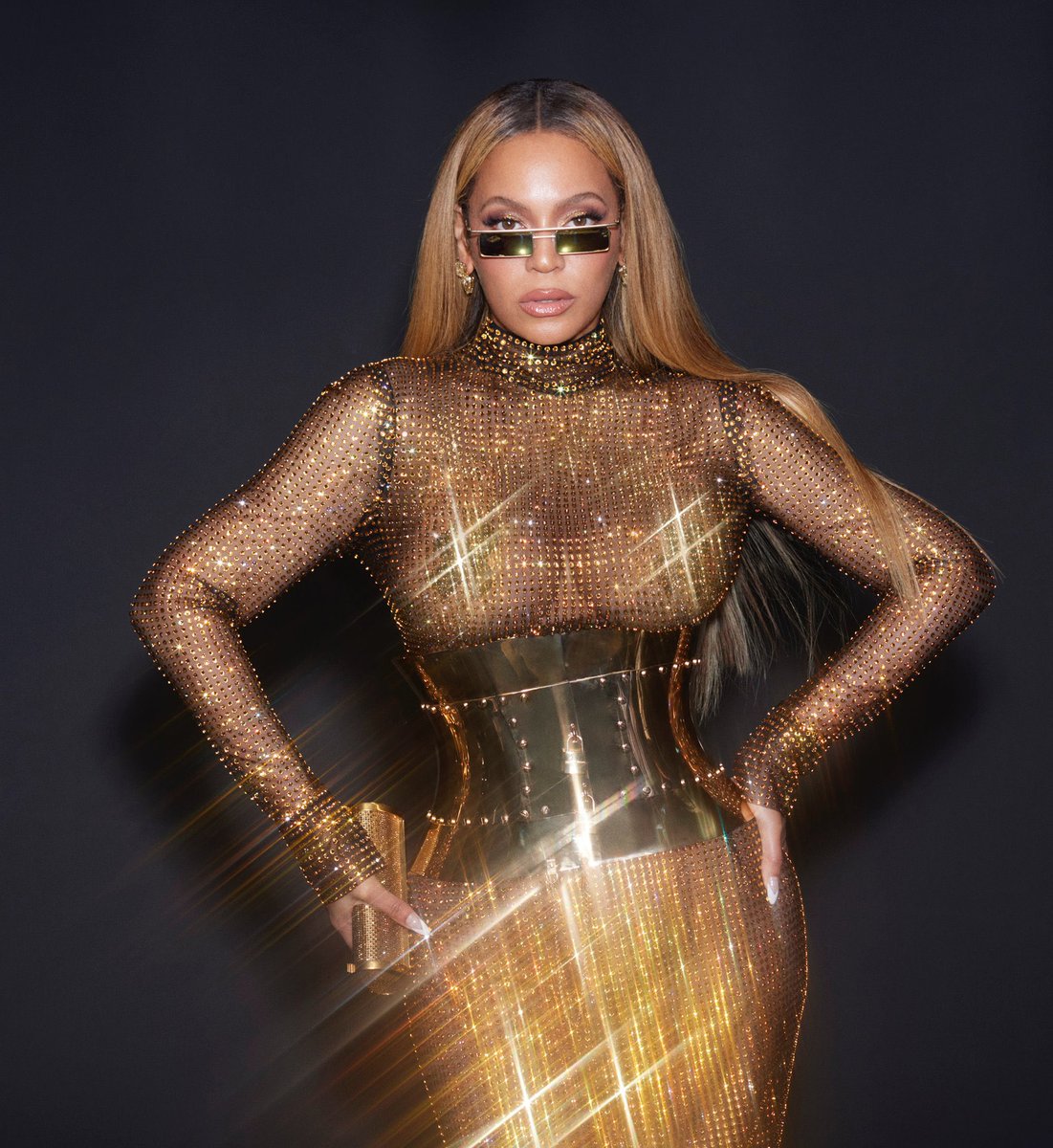 beyoncebrasil's tweet photo. BEYONCÉ 🔥 #GoldParty https://t.co/NlKANuEqLq