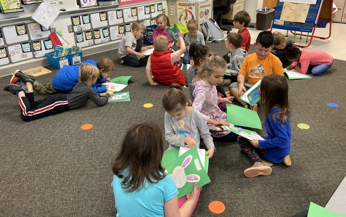 hrogers6moldova's tweet photo. #KinderColts showcasing their research on rabbits with a music mingle share time! #WeAreAuthorsAndIllustrators #AllAbout @MiddleCreekES https://t.co/8rEBGoIP5h