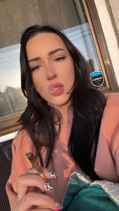 Stoners! Gimme your best stoner selfie https://t.co/avz5eZySkR<a href="/tag/newprofilepic"class="tags"><span>#newprofilepic</span></a>
