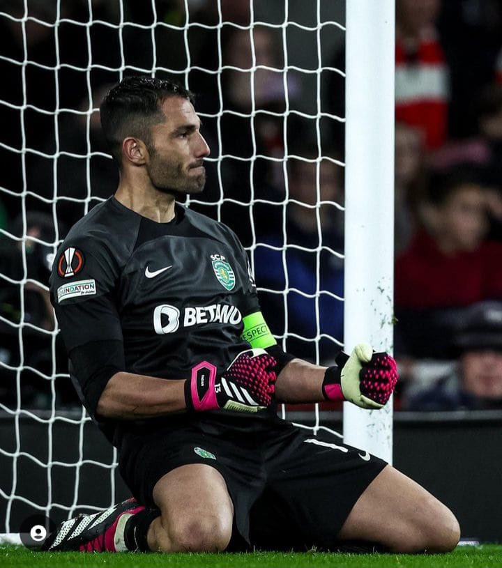 Deu segurança e tranquilidade, sacou umas 4 bolas de golo, algumas quase impossíveis,ganhou as 2 moedas ao ar e deu ao Sporting a hipótese de bater do lado dos adeptos e ainda bater primeiro,tal como se pedia, e ainda defendeu o penalty de Martinelli. A noite é toda dele, Adán 💚