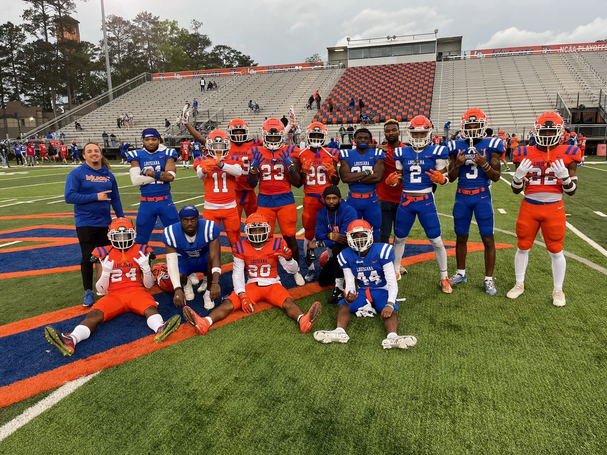 Another Spring in the books. One of the most disciplined, competitive and overall fun, groups I’ve worked with. Funny how those things all go together. Bigger Things Coming! 🔵🟠😾🏈💪🏼💪🏼💪🏼