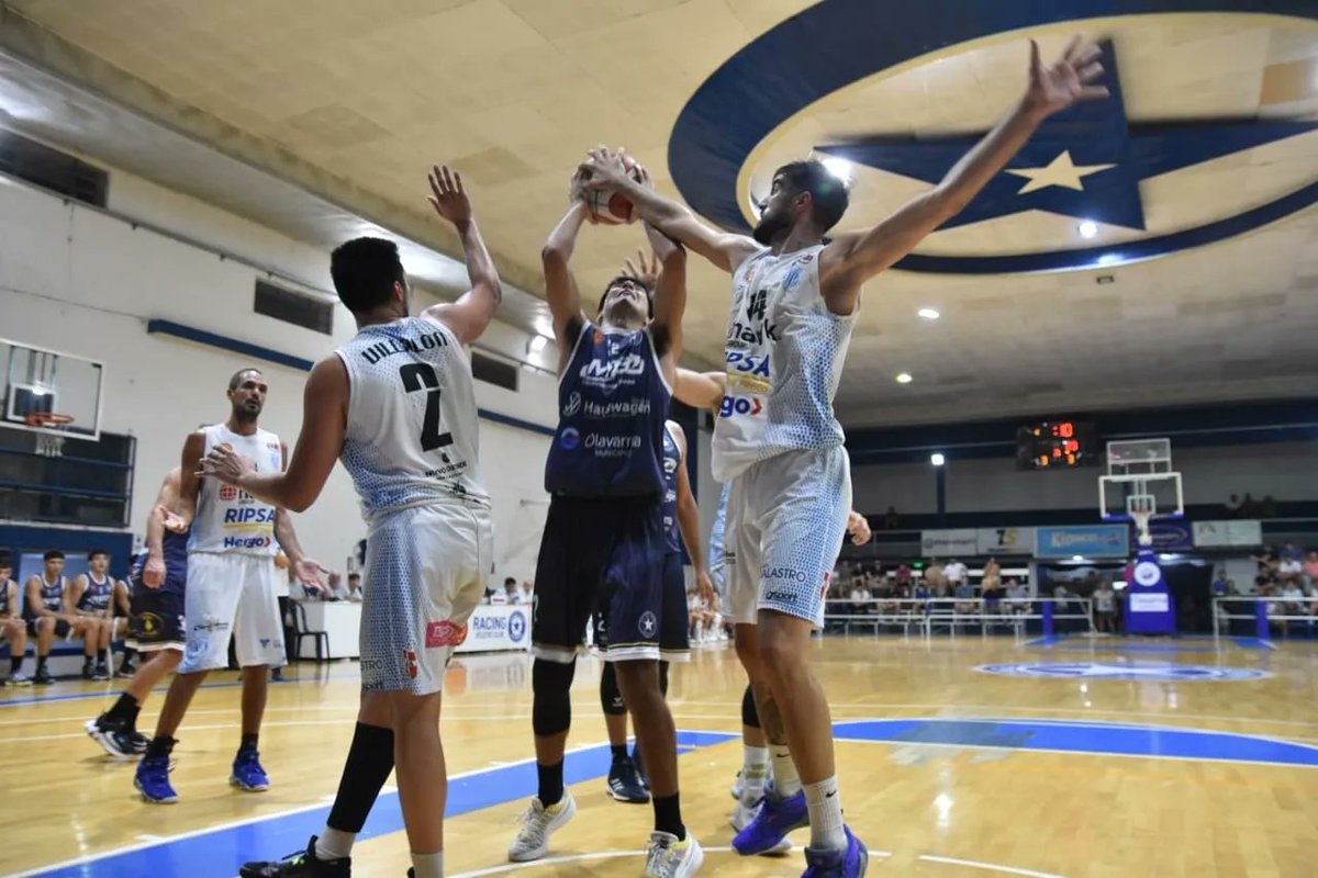 clubunionmdp's tweet photo. #Soyde9y14 SUFRIENDO TAMBIÉN VALE! En un final apretado, Unión le ganó 62-61 a Racing en Olavarría y se mantiene invicto (8-0) en @laligafederalok! VAMOS UNIÓNNNNN! VAMOS CELESTE! 

📷 Andrés Arouxet https://t.co/NSXl4HUEBY