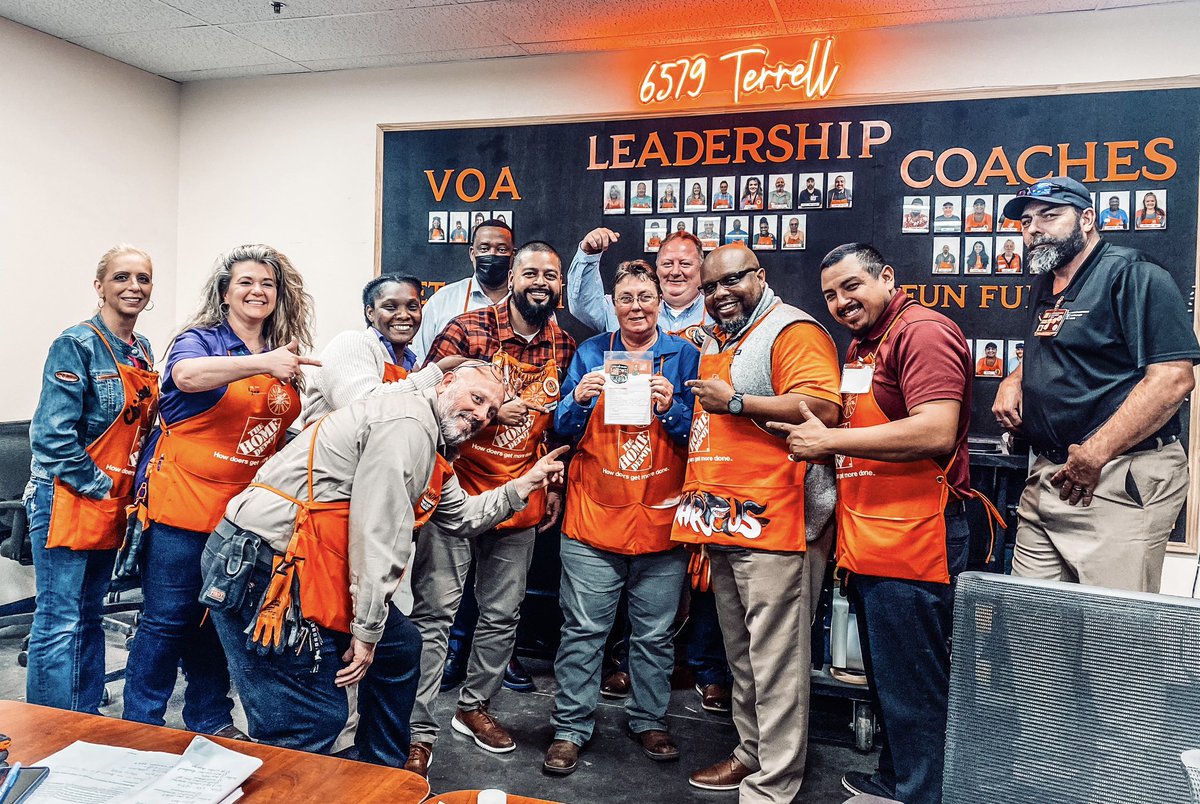 MiguelFuentesTX's tweet photo. What a great day filled with knowledge, development and some recognition! Amazing job Team!
๐ฅ๐ง๐ฅ
#TheHomeDepot #Store6579 #DDW https://t.co/ICQFiPREv4