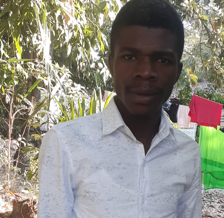 Washing40404571's tweet photo. Nan ki sant map ka al fè konsiltasyon popilè pam nan. M vle al plase pozisyonm. Akò 21 desanm, Mme Manigat sa wap fè la? Demen 17 mas, kou ki te fikse pou konsiltasyon popilè a. https://t.co/WXo6aQkuA6
