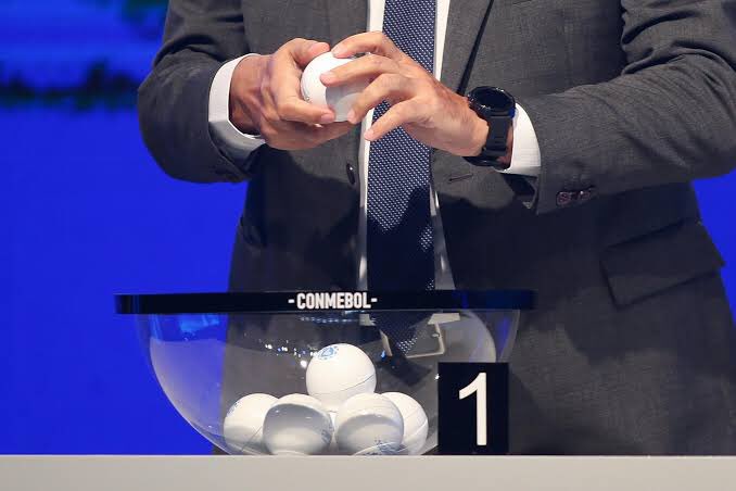 interminhaviida's tweet photo. Admita: Você está torcendo pra cair outro greNAL no sorteio da Libertadores! 🔥🇦🇹 https://t.co/jpVhd0ERRS