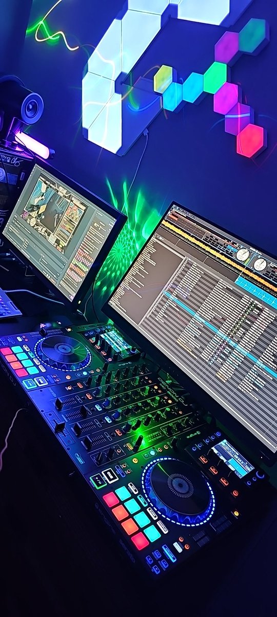 DjSicRic's tweet image. #Proghouse for your #EarGasm pleasure ....#LFG

twitch.tv/djsicric