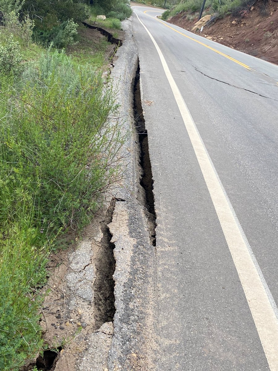 CaltransDist7's tweet image. *State Route 33*
There is new &quot;slip out&quot; damage to SR-33, south of the long-term closure from storm damage. The roadway slope is giving way at post mile 14.35. There is one-way traffic control in effect using the northbound lane only until further notice.