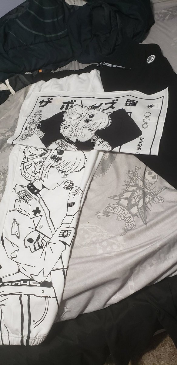 MoogleCass's tweet photo. Got my theboys merch today the sweats are so comfy. N pretty good fitting for a big girl like me @yeptheboys #yeptheboys @YourNarrator1 @sauceddie @joshdub  @juicyfruitsnacc @mully https://t.co/TQ5sUoybjN