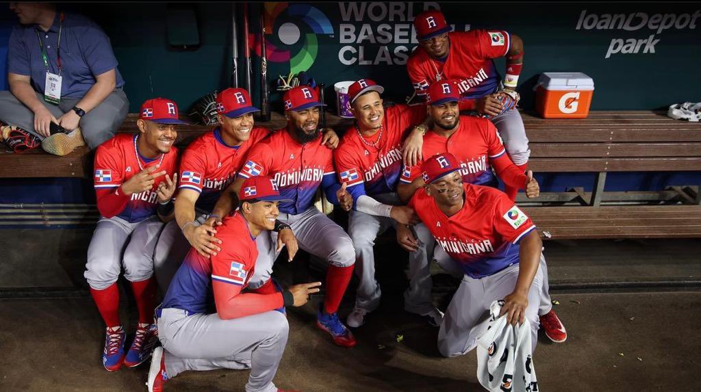 Ha sido y siempre será una bendición representar la República Dominicana. Un recuerdo que llevaré siempre en mi corazón. Gracias por apoyarnos en cada juego. Dios es bueno. Dominicano y ya! 🇩🇴 Gloria al rey 🙌🏻